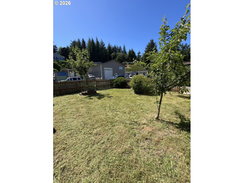 Move-in ready and beautifully maintained, this double-wide - photo 31