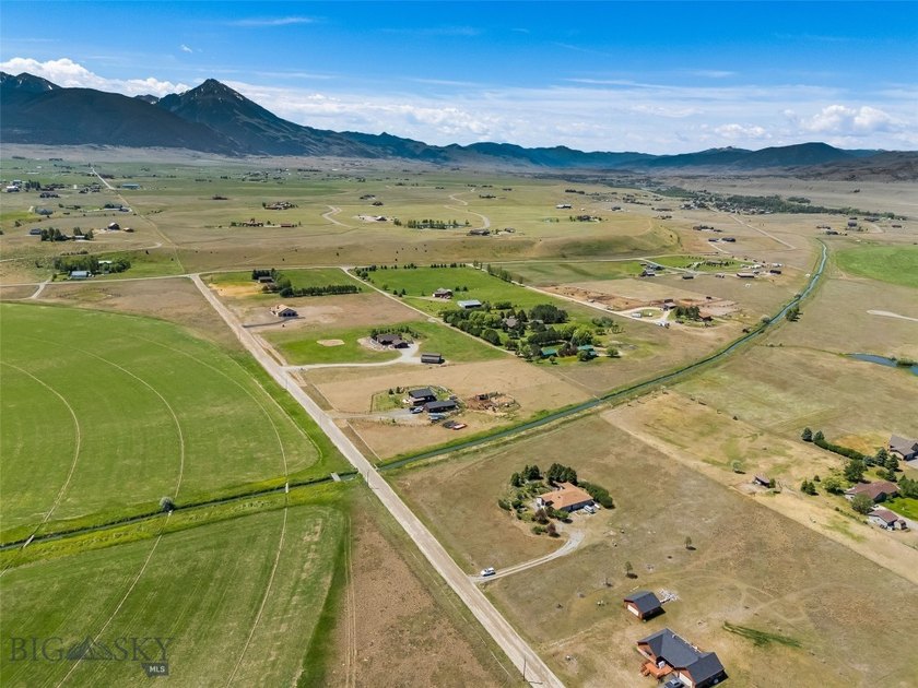 Nestled in the heart of Paradise Valley, this charming listing - photo 33