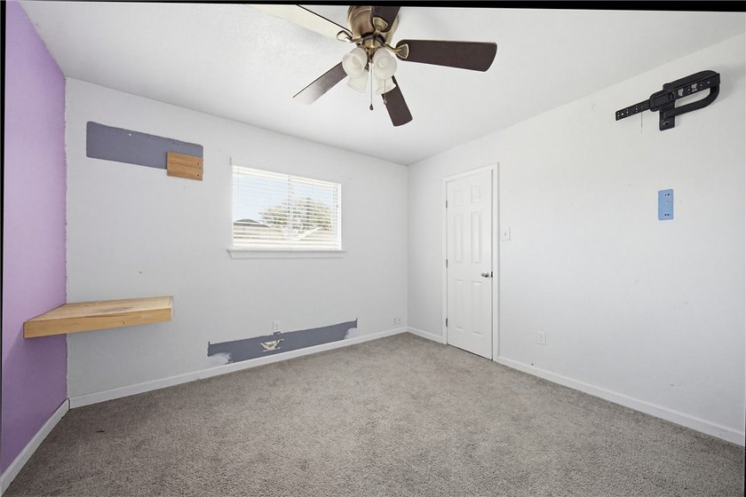 Welcome to this beautifully maintained 4-bedroom, 2-bath, 1-car - photo 15