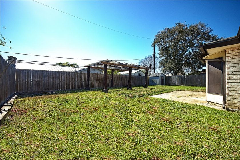 Welcome to this beautifully maintained 4-bedroom, 2-bath, 1-car - photo 16