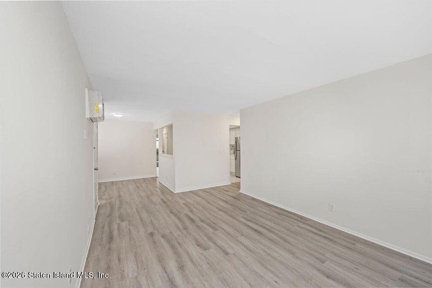 Two Family Semi (6 over 6) with built in, oversized, 1.5 car - photo 22