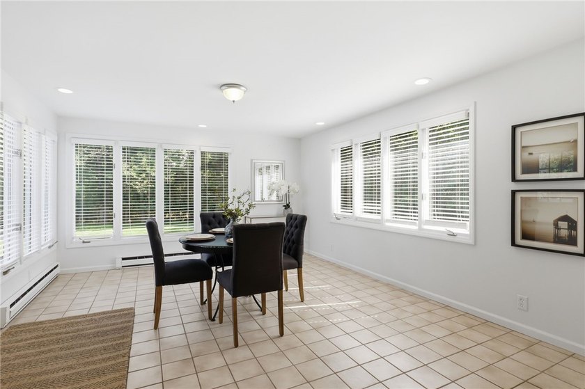 Welcome to 224 Warren Avenue, a beautifully maintained Colonial - photo 15