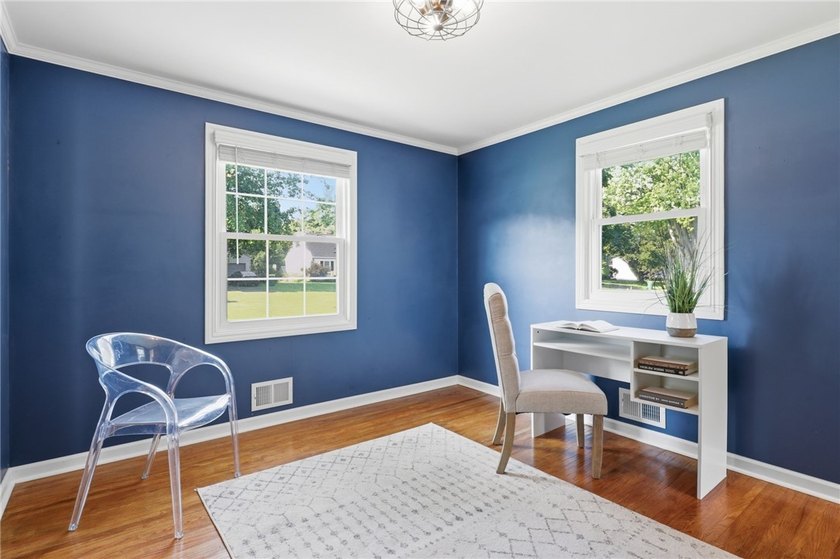 Welcome to 224 Warren Avenue, a beautifully maintained Colonial - photo 18