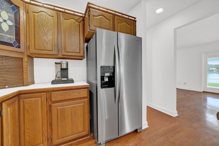 LAKEFRONT - 4 BD, 2.5BA w/Impact Glass, fresh paint, AC's ('21) - photo 19