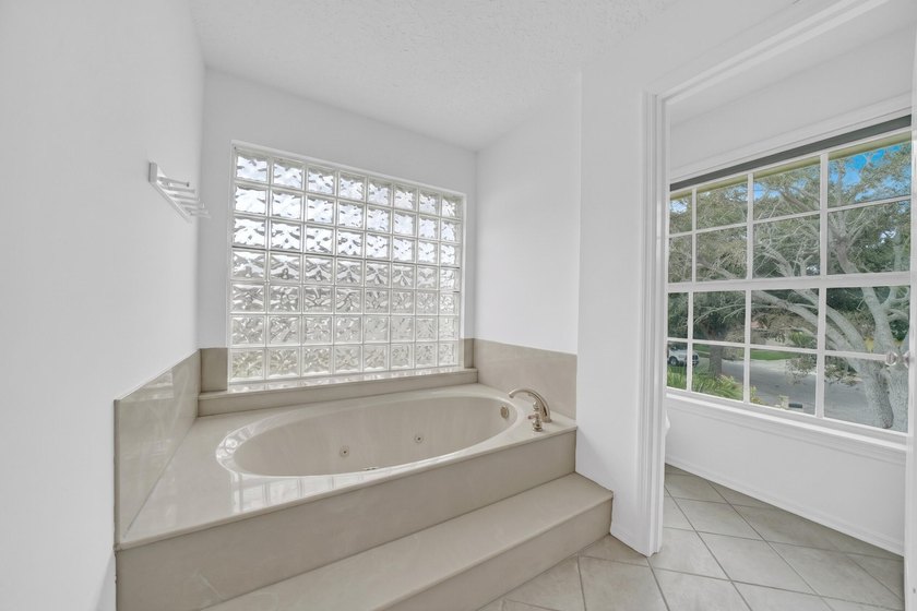 LAKEFRONT - 4 BD, 2.5BA w/Impact Glass, fresh paint, AC's ('21) - photo 34