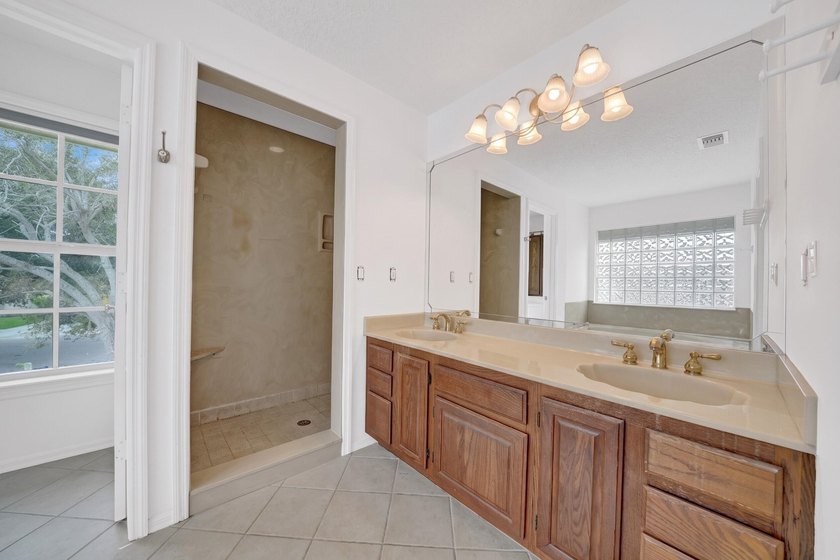 LAKEFRONT - 4 BD, 2.5BA w/Impact Glass, fresh paint, AC's ('21) - photo 35