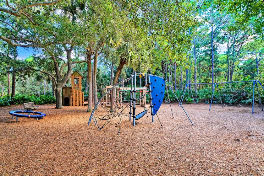 LAKEFRONT - 4 BD, 2.5BA w/Impact Glass, fresh paint, AC's ('21) - photo 41
