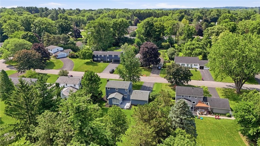 Welcome to 224 Warren Avenue, a beautifully maintained Colonial - photo 43