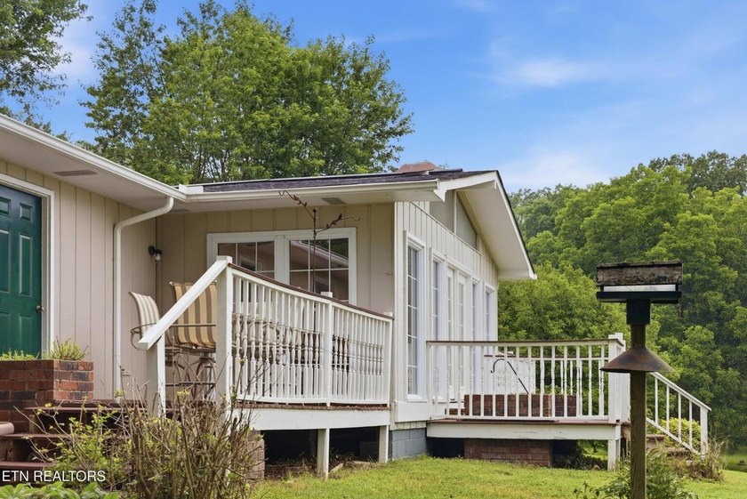 Lakefront Home with Private Dock, Boat Ramp, Sunroom &amp; peaceful - photo 43