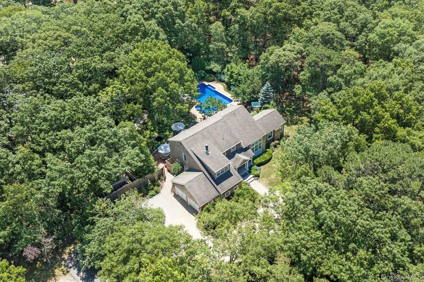 Nestled on a quiet street in Sag Harbor and only a quarter mile - photo 28