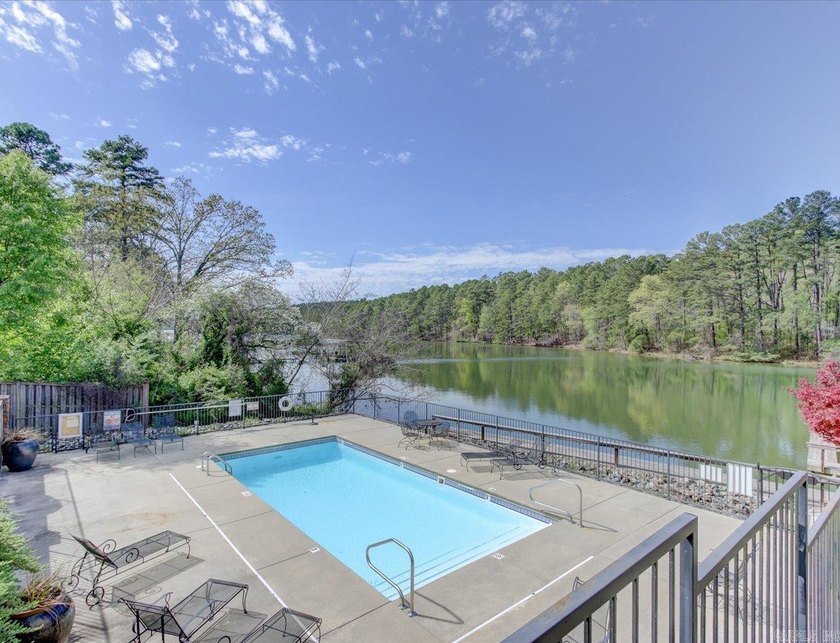 Enjoy Lake Hamilton living in this furnished 2-bedroom, 2-bath - photo 2