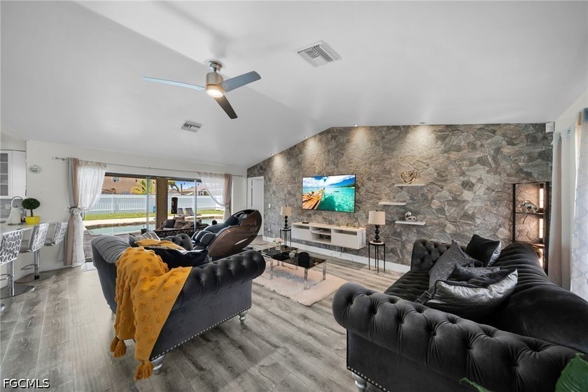 Welcome to Your Suburban Paradise, a beautifully remodeled - photo 5