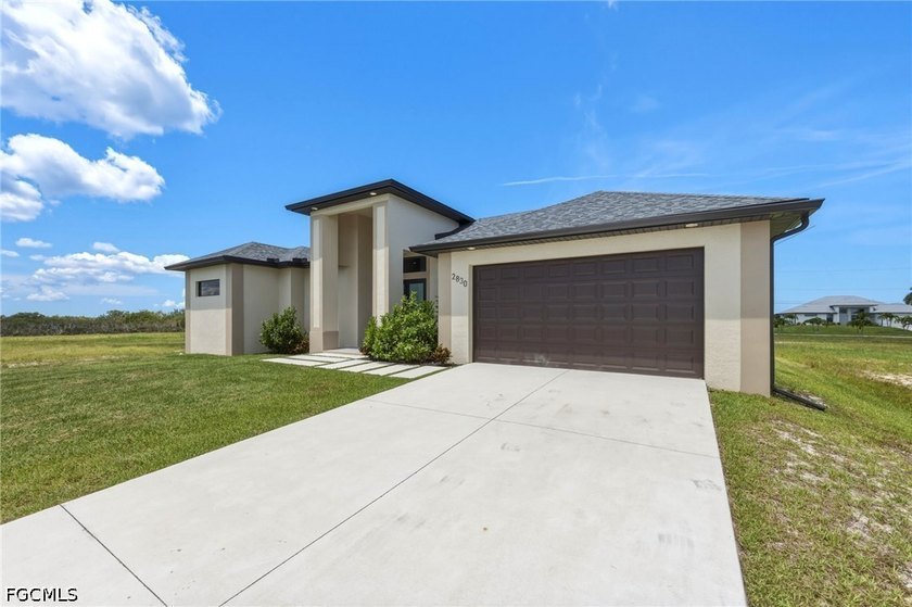 Built in 2024, this beautifully designed residence offers 2,366 - photo 4