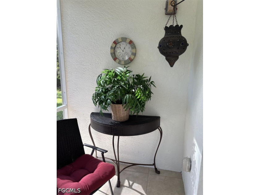 UNFURNISHED. Move in 3BR first floor end unit, with one car - photo 14