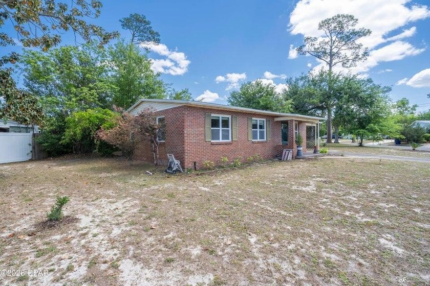 Brick home with major system updates already completed--all - photo 17