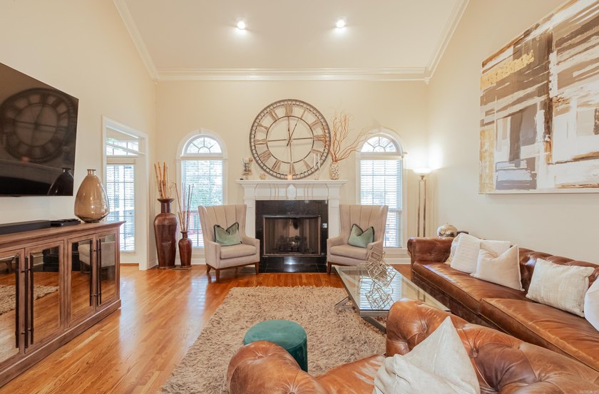 Welcome to this beautifully maintained home in the heart of - photo 4