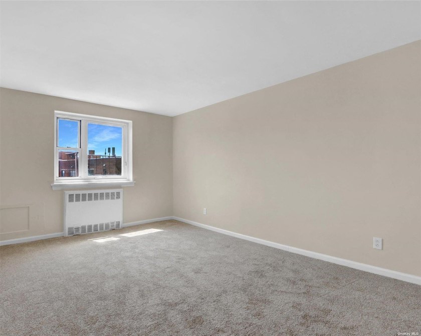 Beautiful co-op style apartment full renovated with new kitchen - photo 15