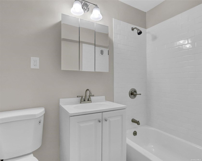 Beautiful co-op style apartment full renovated with new kitchen - photo 19