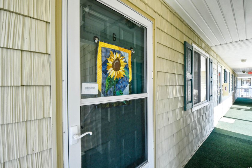 Fabulous End-Unit in Gated Waterway Community! Views for Miles &amp; - photo 4