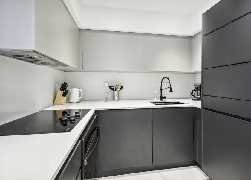 Turnkey 1BD/1BA upgraded in 2022 with tile floors, upgraded bath - photo 16