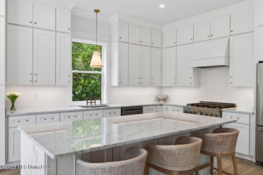 Stunning waterfront property with beautiful views of the Bay of - photo 20