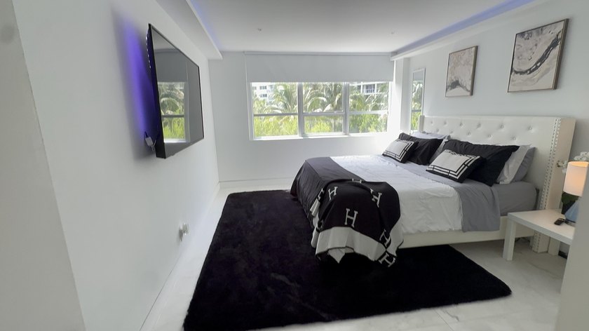 Turnkey 1BD/1BA upgraded in 2022 with tile floors, upgraded bath - photo 32