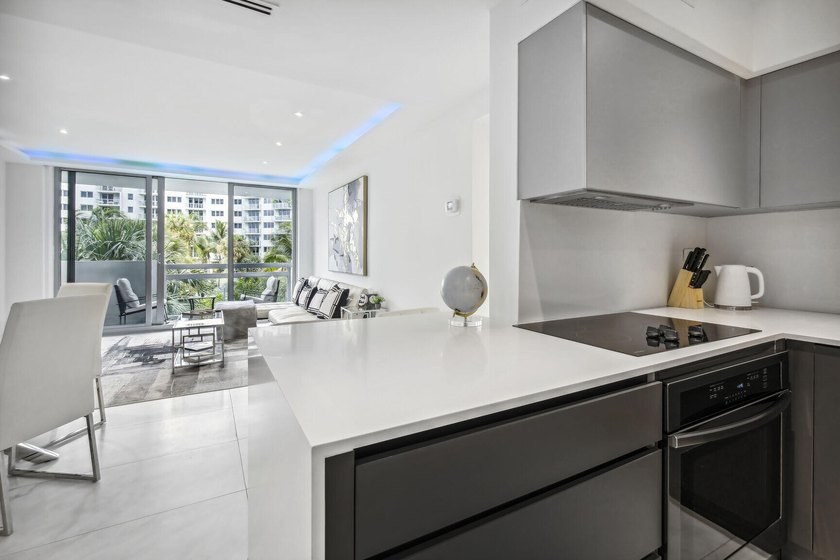 Turnkey 1BD/1BA upgraded in 2022 with tile floors, upgraded bath - photo 35