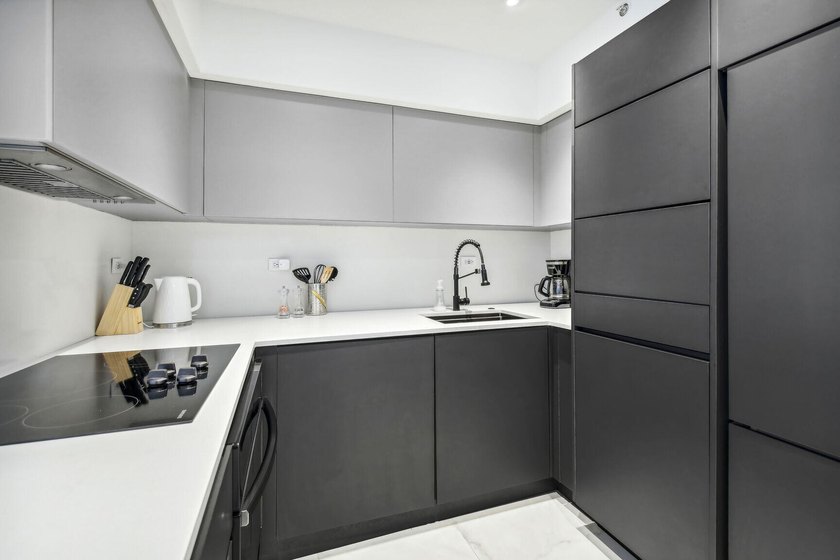 Turnkey 1BD/1BA upgraded in 2022 with tile floors, upgraded bath - photo 36