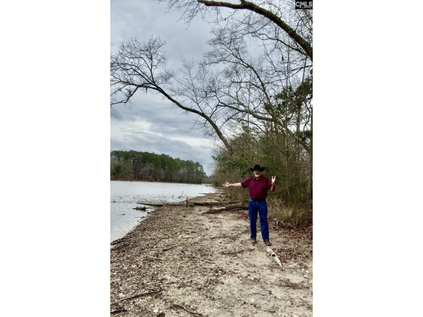 Lot 1 is a waterfront property approx 2.93 acres with approx 149 - photo 2