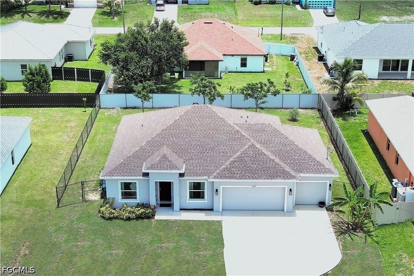 Some homes check most of the boxes. This one checks them all - photo 6