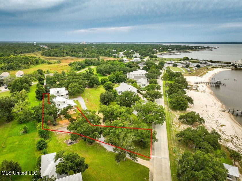 Stunning waterfront property with beautiful views of the Bay of - photo 57