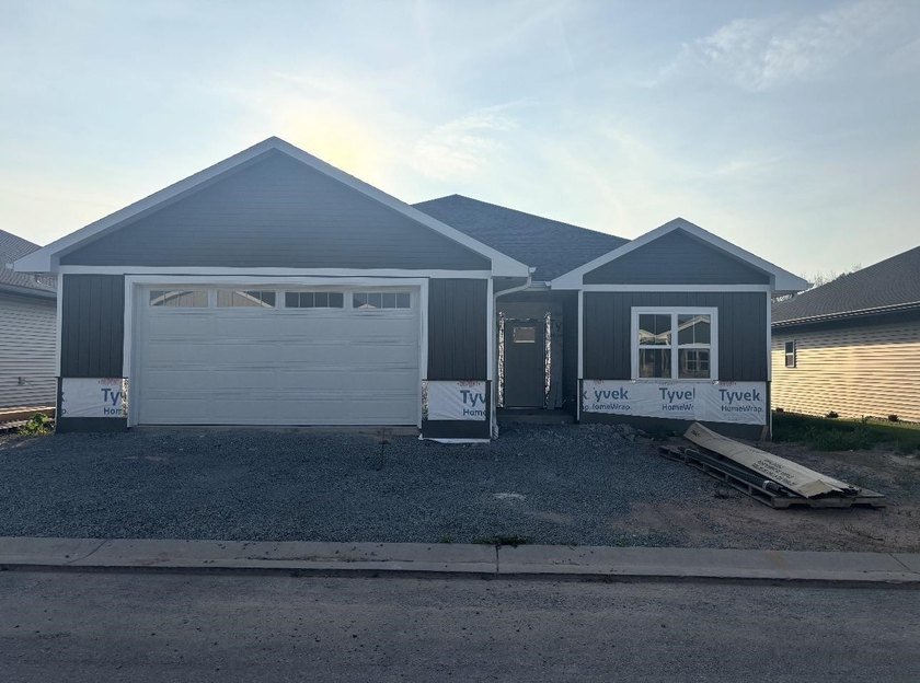Stunning free-standing home in Autumn Field Condos! Just 6 more - photo 2