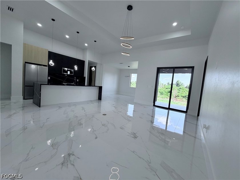 ***Brand-new modern construction home with a sleek minimalist - photo 8