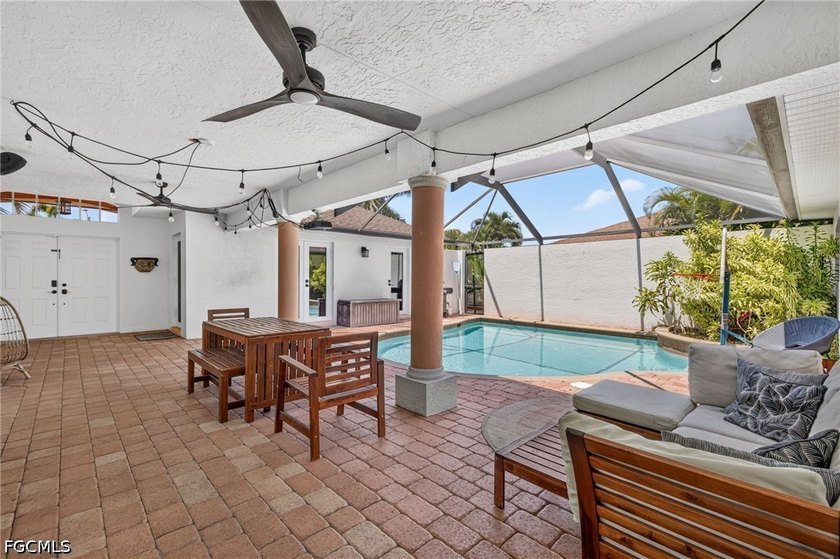 Welcome to your own private Florida retreat! 2022 Roof and Flood - photo 3