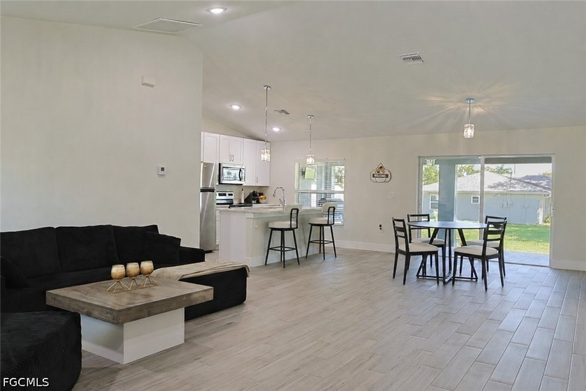 Welcome to your Southwest Florida paradise! Nestled in the - photo 4