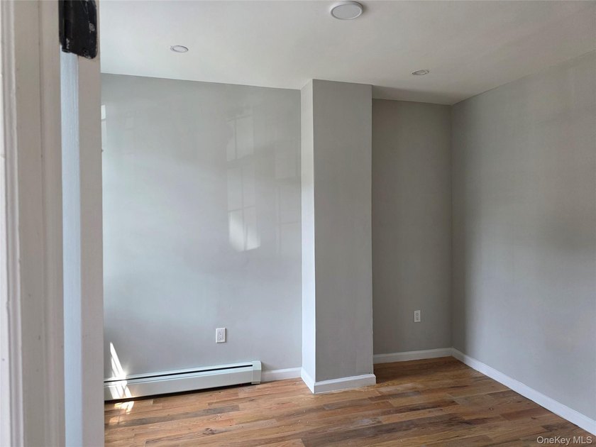 Welcome to this beautifully gut-renovated semi-detached - photo 4