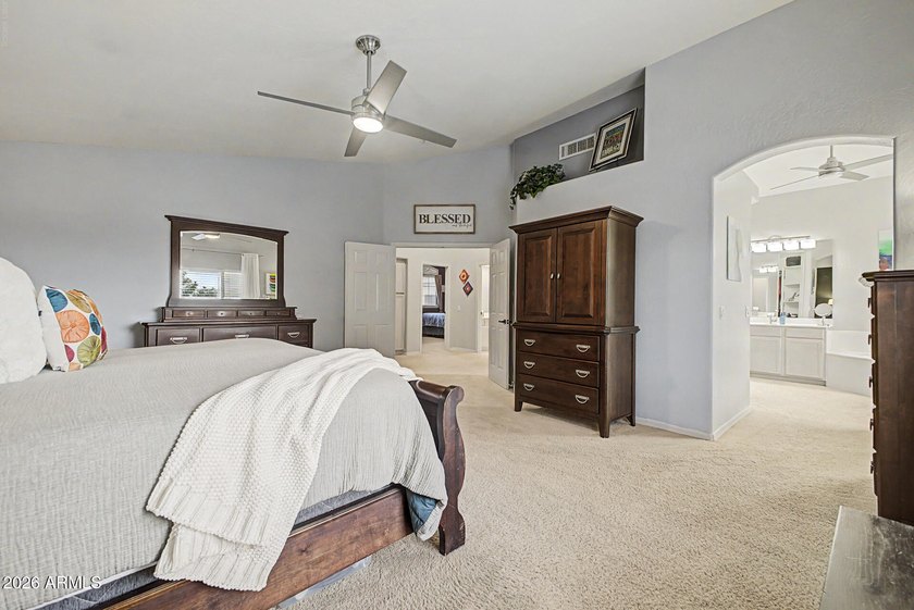 Welcome to this stunning Cave Creek home, where modern style and - photo 38