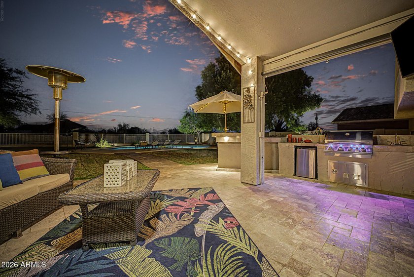 Welcome to this stunning Cave Creek home, where modern style and - photo 48