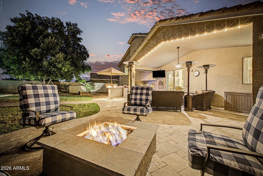 Welcome to this stunning Cave Creek home, where modern style and - photo 50