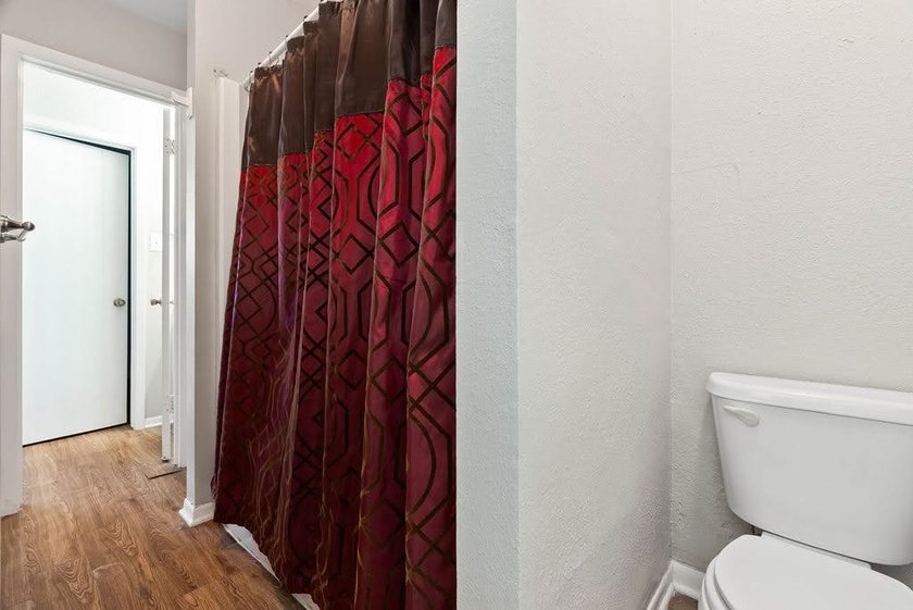 Property Description: This is a great investment opportunity in - photo 11