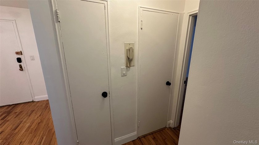 Immediately Available - Spacious Junior 4 Co-op Apartment for - photo 15
