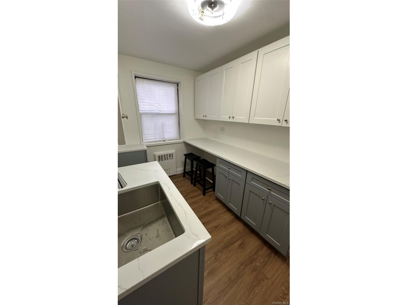 Immediately Available - Spacious Junior 4 Co-op Apartment for - photo 20