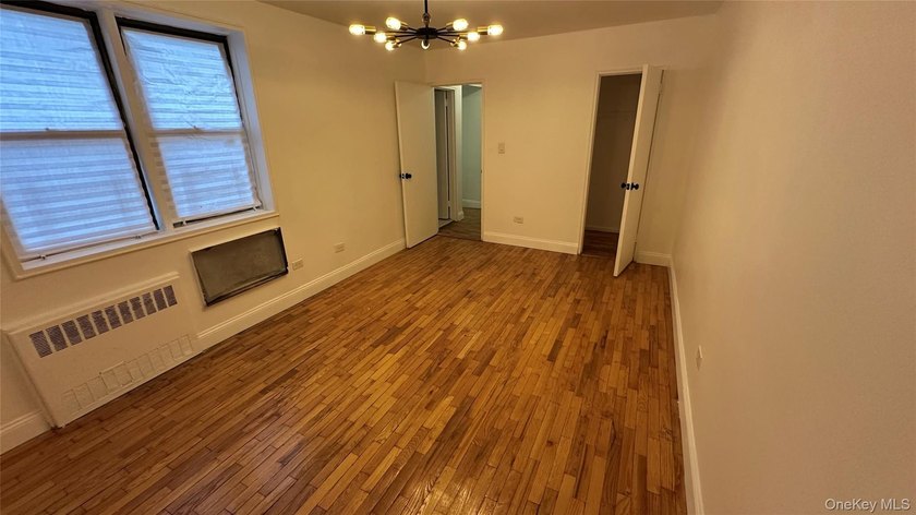 Immediately Available - Spacious Junior 4 Co-op Apartment for - photo 31