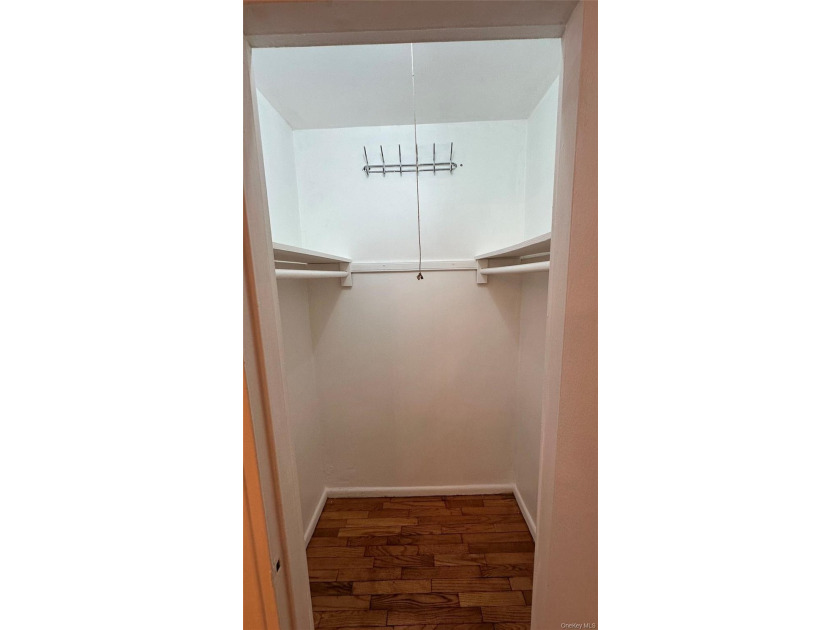Immediately Available - Spacious Junior 4 Co-op Apartment for - photo 33