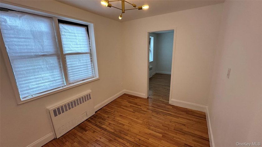Immediately Available - Spacious Junior 4 Co-op Apartment for - photo 37