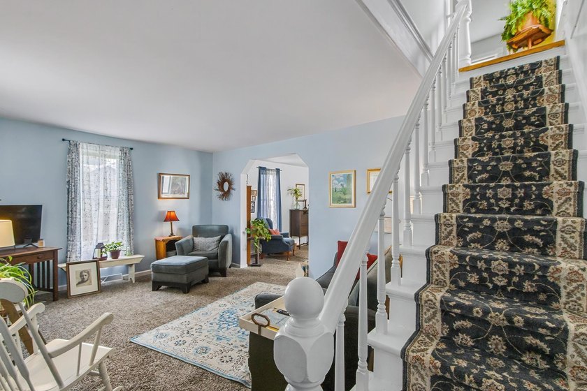 Cute, Cozy and full of charm! This 2-bedroom, 1.5 -bath home - photo 9