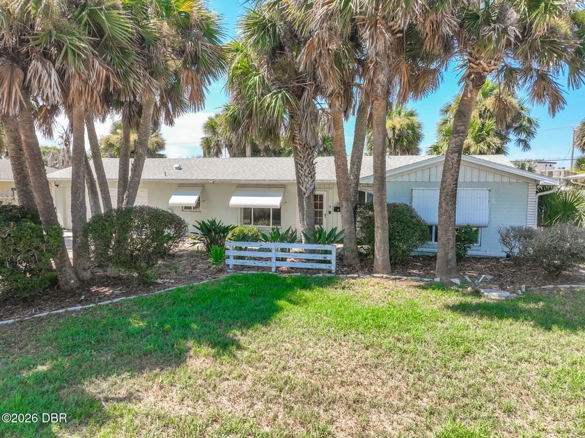 Ormond By the Sea pool home on a rare HUGE lot with BOTH private - photo 2