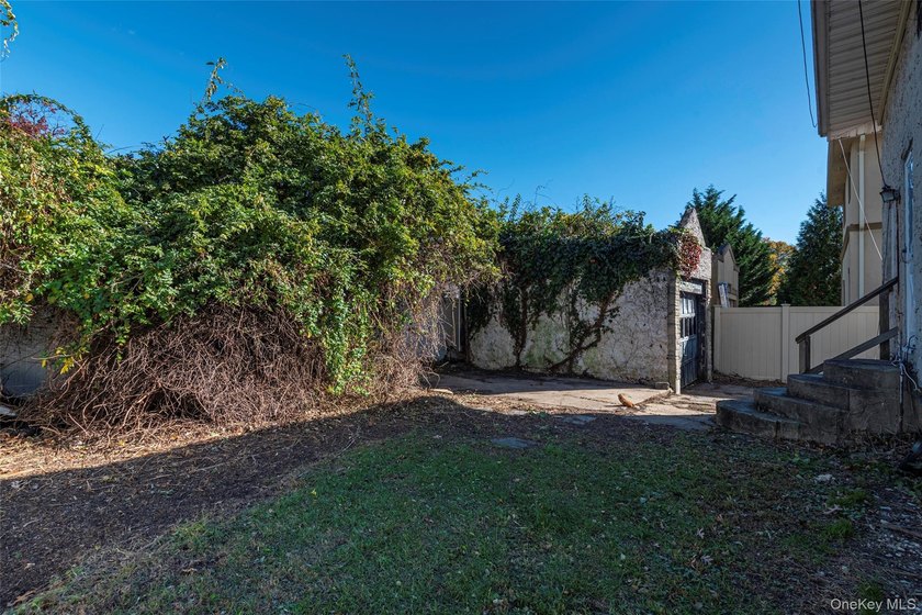 Welcome to 43 Wynsum Avenue in Merrick! The perfect opportunity - photo 16
