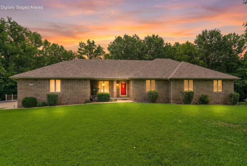 Experience the perfect blend of luxury, privacy, and convenience - photo 2