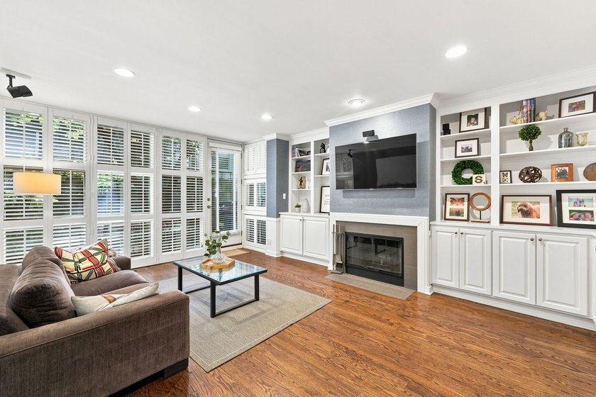 107 W DELAWARE Place F - photo 14
